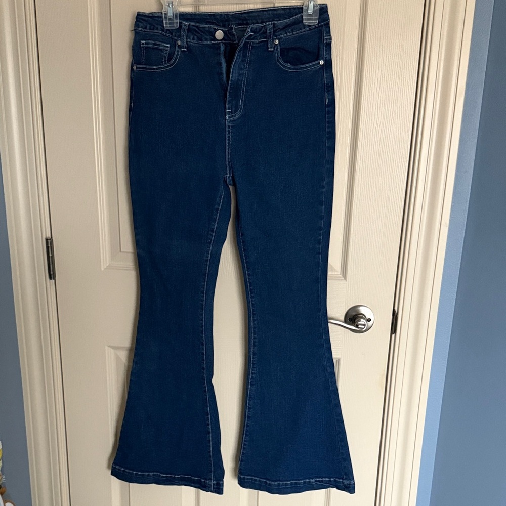 SHEIN Heart Pocket Dark Blue Flare Jeans